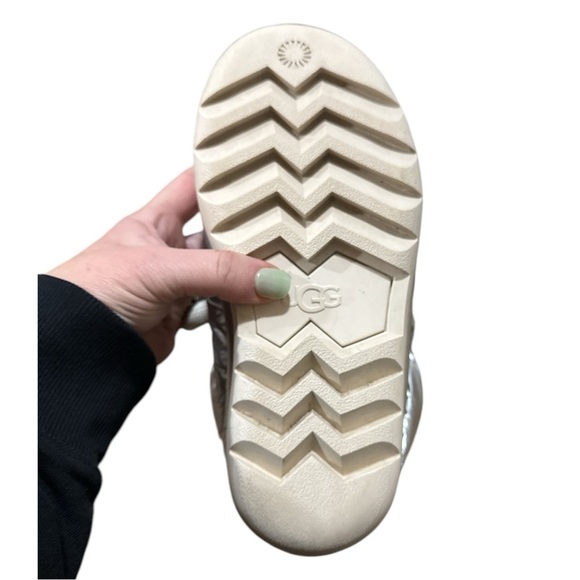 EUC - UGG Classic Maxi Short Metallic Size - 6 - Picture 8 of 8